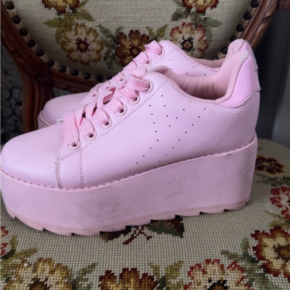 YRU USED Light Pink Platform Sneakers - Picture 3 of 11